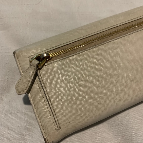 Genuine Prada bow tie wallet with authentication - Picture 6 of 16